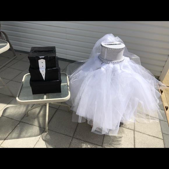 Other - Tuxedo card box